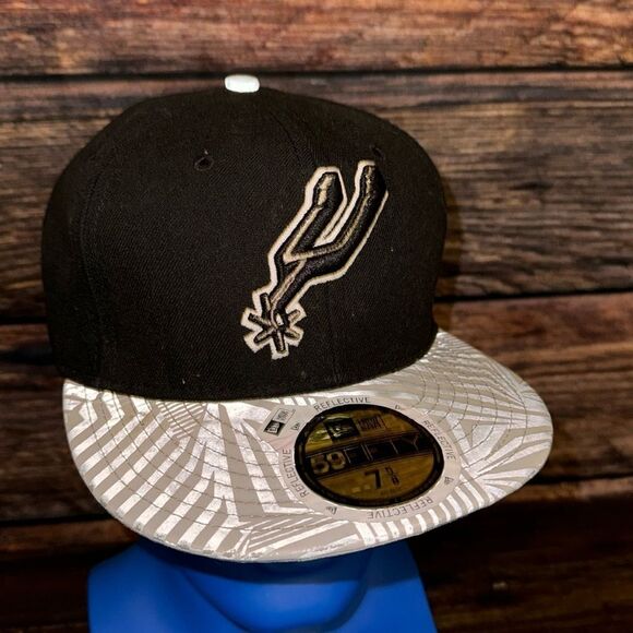 New Era 59Fifty Spurs Hat with Reflective Rim fitted 7-5/8 - Picture 1 of 7
